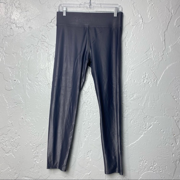 Carbon38 Regular Rise Leggings in Takara Shine S - Picture 4 of 14